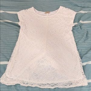 Lace overlay cap sleeve top with button back